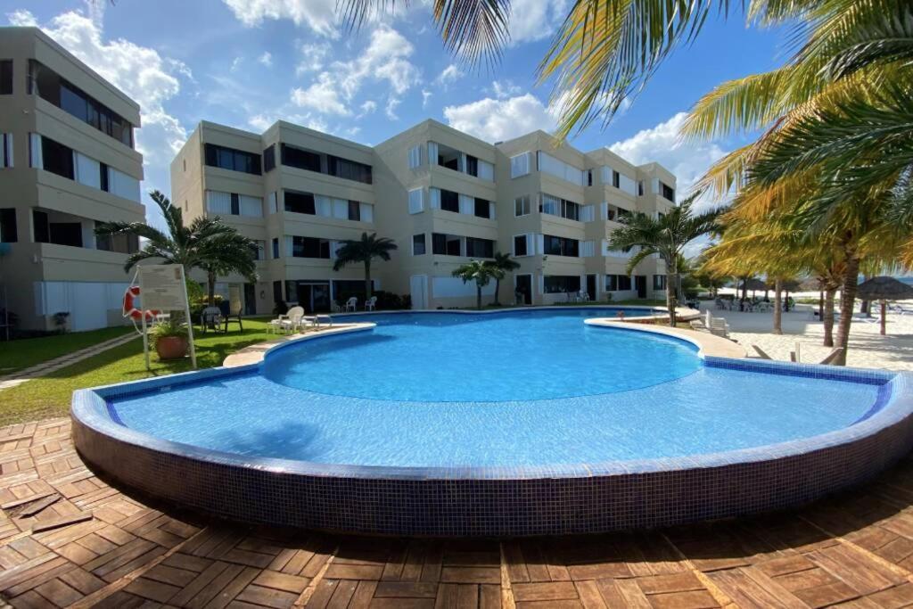 Oceanfront Condo Bm By Andiani Канкун Екстериор снимка